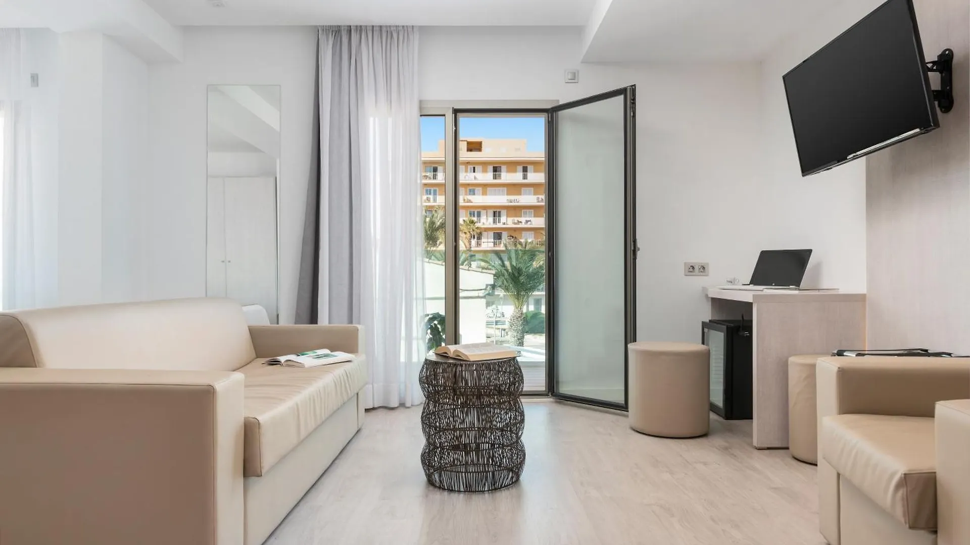 Llaut Boutique Hotel (Adults Only) Can Picafort